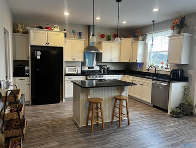 Welcome to peaceful country living at its finest! Built in 2020 - photo 3