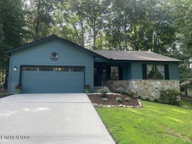 Lake Home For Sale in Fairfield Glade, Tennessee