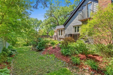 Situated on over an acre of land with views of the Mississippi - photo 53