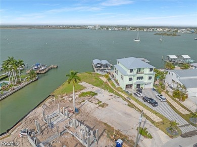 Introducing an exceptional direct bayfront lot on the - photo 1