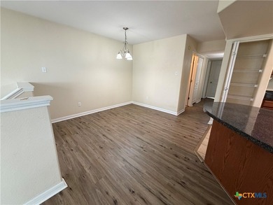 Spacious and versatile 3-bedroom, 3-bath condo-style home - photo 7
