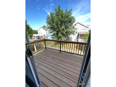 Spacious and versatile 3-bedroom, 3-bath condo-style home - photo 8