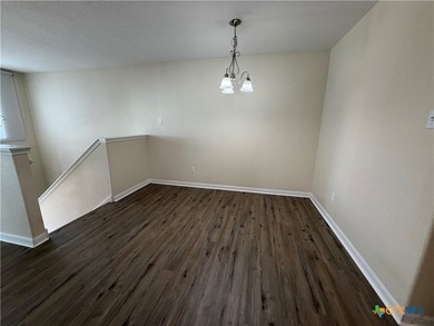Spacious and versatile 3-bedroom, 3-bath condo-style home - photo 9