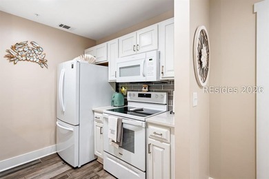 Beautiful and completely renovated, this stylish 1-bedroom villa - photo 4