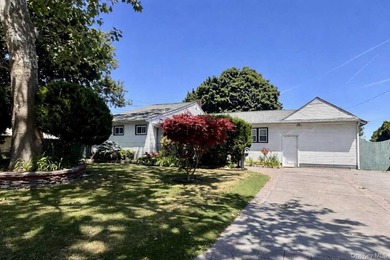 Welcome to this charming home located on a quiet cul-de-sac! - photo 1