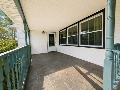 Welcome to this charming home located on a quiet cul-de-sac! - photo 4