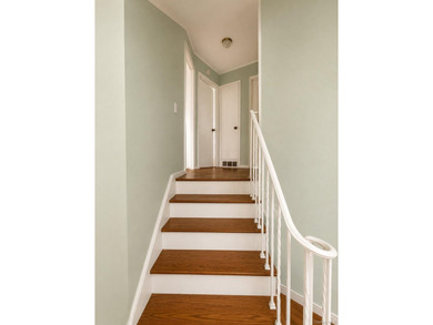 Welcome to this charming home located on a quiet cul-de-sac! - photo 8