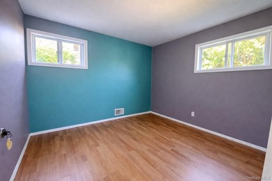 Welcome to this charming home located on a quiet cul-de-sac! - photo 9