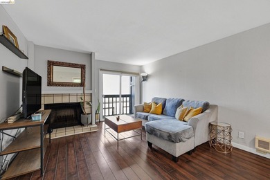Retreat like setting surrounded by hiking trail, parks and golf - photo 11