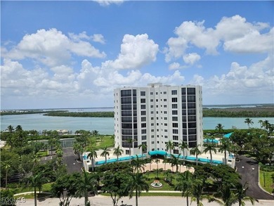 Rare 3-bedroom, 3-bath residence with an enclosed under-building - photo 1