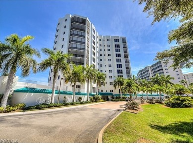 Rare 3-bedroom, 3-bath residence with an enclosed under-building - photo 3