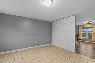 Well-maintained one-level home offering mountain views and a - photo 4