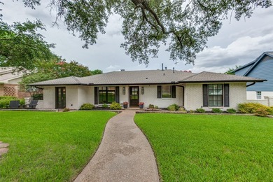 Nestled in the heart of highly sought-after Canyon Creek and - photo 1