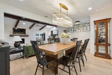 Nestled in the heart of highly sought-after Canyon Creek and - photo 3