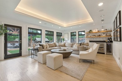Nestled in the heart of highly sought-after Canyon Creek and - photo 9
