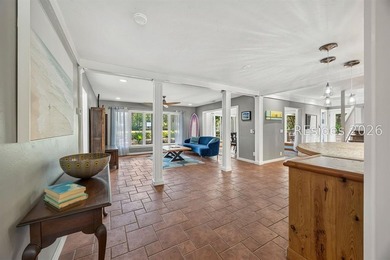 Private Golf Course Estate with Guest House, Bonus Suite & - photo 9