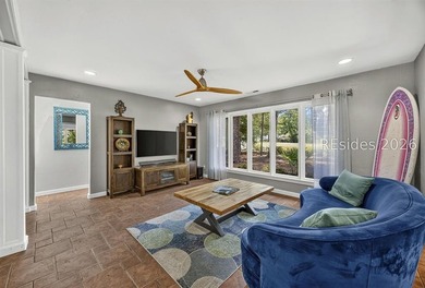 Private Golf Course Estate with Guest House, Bonus Suite & - photo 10