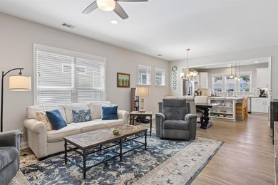 Wonderful Taft Street model on a lagoon with Walk up Attic! - photo 8