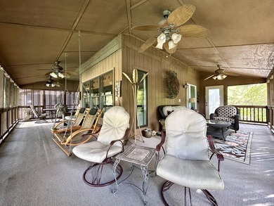 LAKE VIEW!!! Beautiful upper level condo located in a gated Lake - photo 9