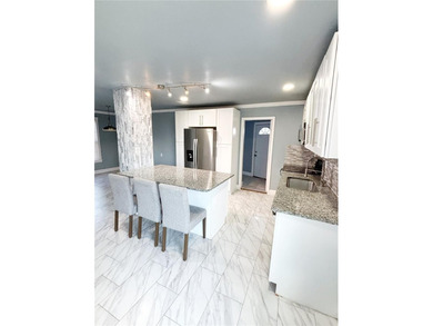 Experience modern luxury in this stunning, fully renovated - photo 6