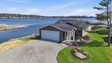 This beautiful lakefront ranch has everything sought after in a - photo 22