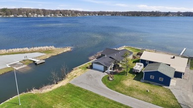This beautiful lakefront ranch has everything sought after in a - photo 23