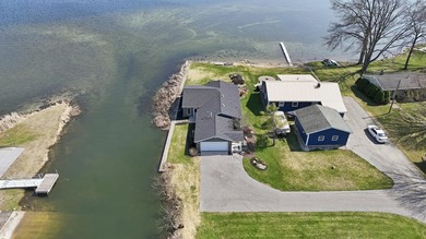 This beautiful lakefront ranch has everything sought after in a - photo 24