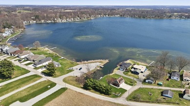 This beautiful lakefront ranch has everything sought after in a - photo 26