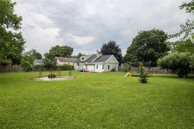 If you're searching for a home that's cute as a button, move-in - photo 35