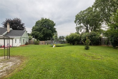 If you're searching for a home that's cute as a button, move-in - photo 36