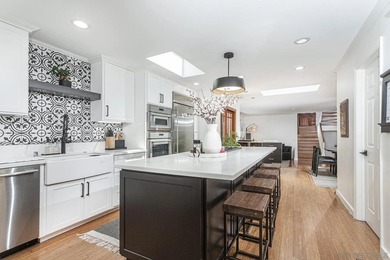 Welcome to this beautifully updated 3-bedroom, 3.5-bath - photo 7