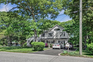 Discover the possibilities in this spacious 4-bedroom - photo 2