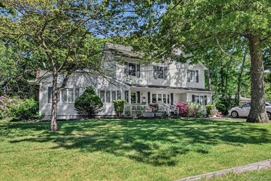 Discover the possibilities in this spacious 4-bedroom - photo 3