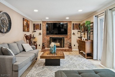 Beautifully updated Classic Colonial set on a quiet cul-de-sac - photo 8