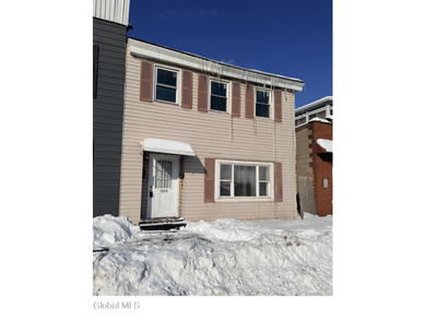 Hudson River Home For Sale in Watervliet New York