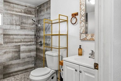 Spacious Renovated Double-Wide in an All-Ages, Pet-Friendly - photo 12