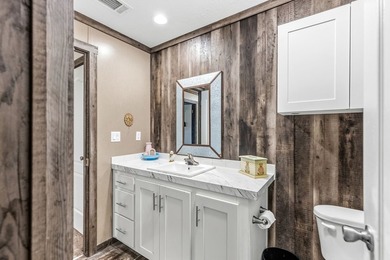Charming 2020 manufactured farmhouse-style home on nearly an - photo 26