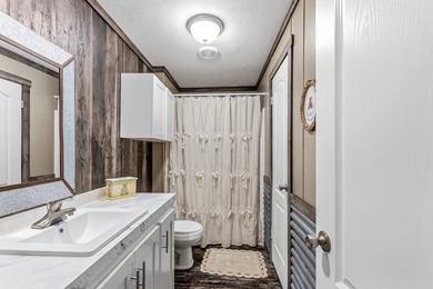 Charming 2020 manufactured farmhouse-style home on nearly an - photo 27