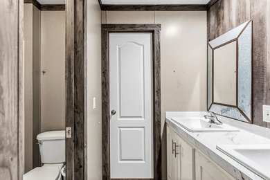 Charming 2020 manufactured farmhouse-style home on nearly an - photo 30