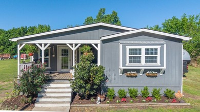 Charming 2020 manufactured farmhouse-style home on nearly an - photo 39