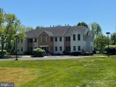 Offer has been accepted; no more showings. A rare opportunity to - photo 1