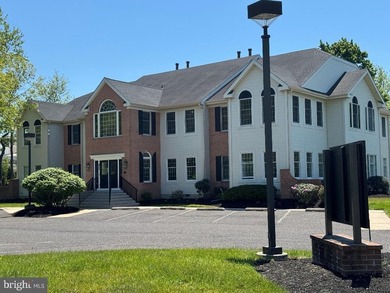 Offer has been accepted; no more showings. A rare opportunity to - photo 5
