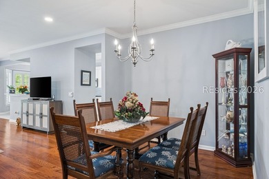 Welcome to 8 French Garden! This meticulously maintained and - photo 6
