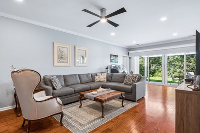Welcome to 8 French Garden! This meticulously maintained and - photo 8