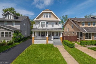 Charming triplex in the heart of Lakewood, Ohio! This - photo 1