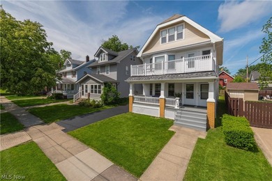 Charming triplex in the heart of Lakewood, Ohio! This - photo 2