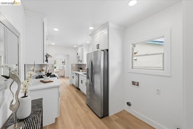 Welcome to this beautifully reimagined 3-bed, 2-bath home that - photo 13