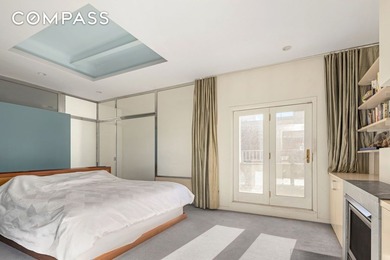 Triple penthouse with private outdoor space! This unique four - photo 13