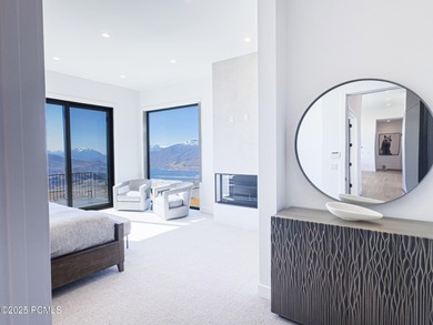 Discover unbeatable panoramic views of Deer Valley, the - photo 15
