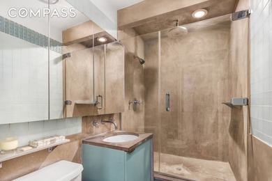 Triple penthouse with private outdoor space! This unique four - photo 19
